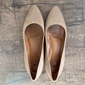 EUC Aquatalia Pasha Weatherproof Block-Heel Pumps